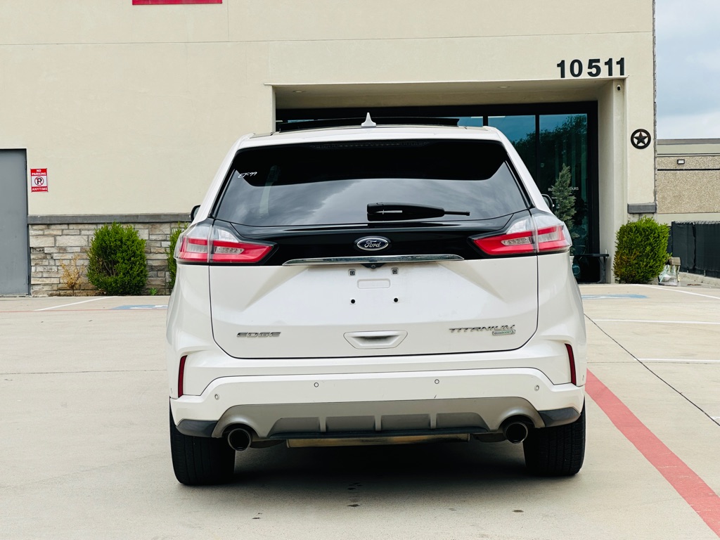 Photo 8 of this FORD EDGE