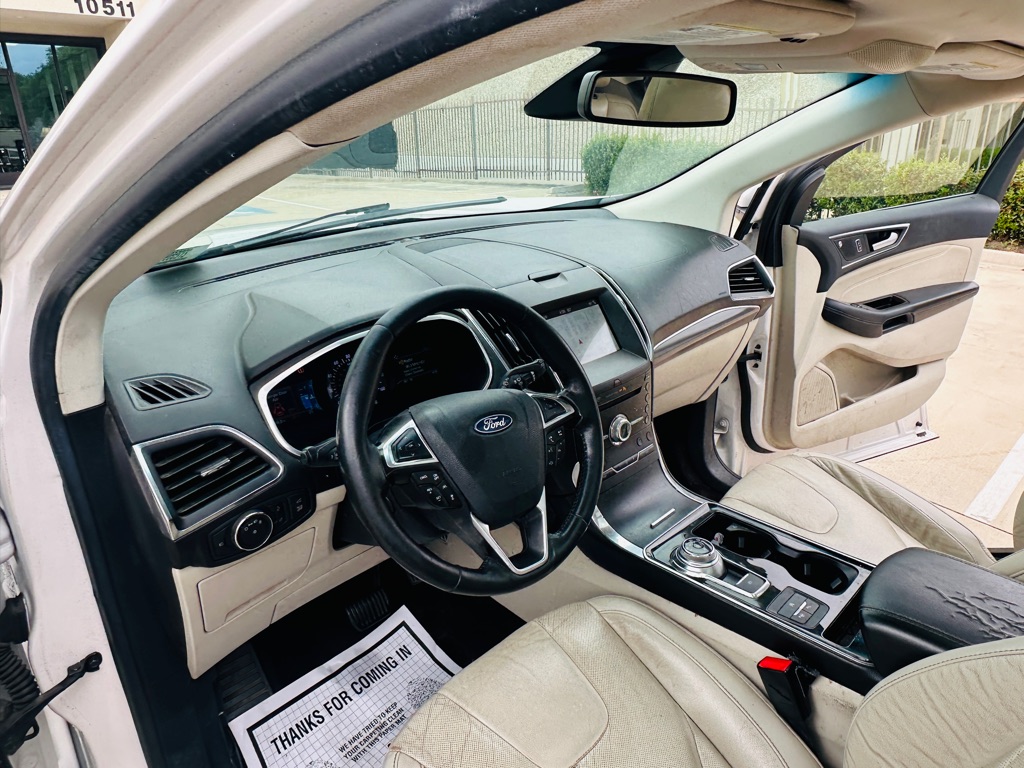 Photo 13 of this FORD EDGE