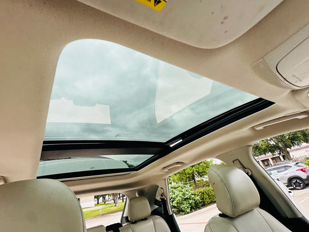 Photo 22 of this FORD EDGE