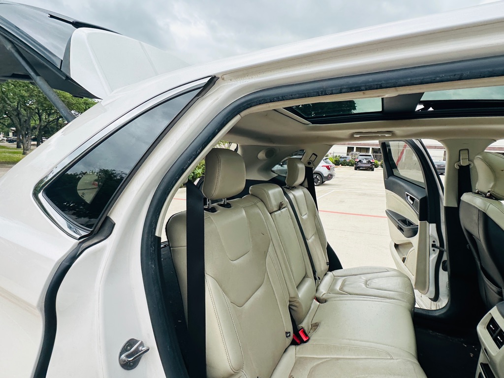 Photo 19 of this FORD EDGE