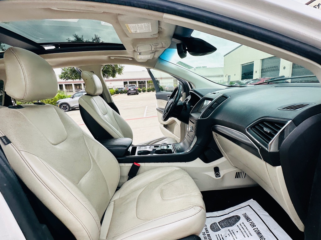 Photo 20 of this FORD EDGE