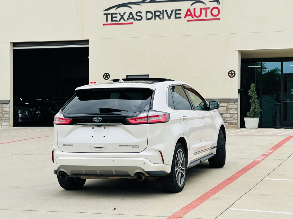 Photo 9 of this FORD EDGE