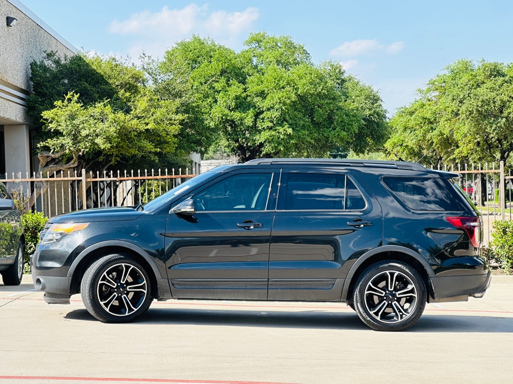 Photo 5 of this FORD EXPLORER