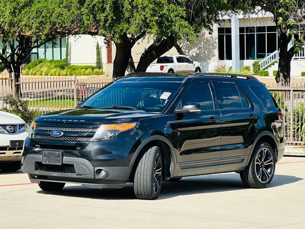 Photo 3 of this FORD EXPLORER