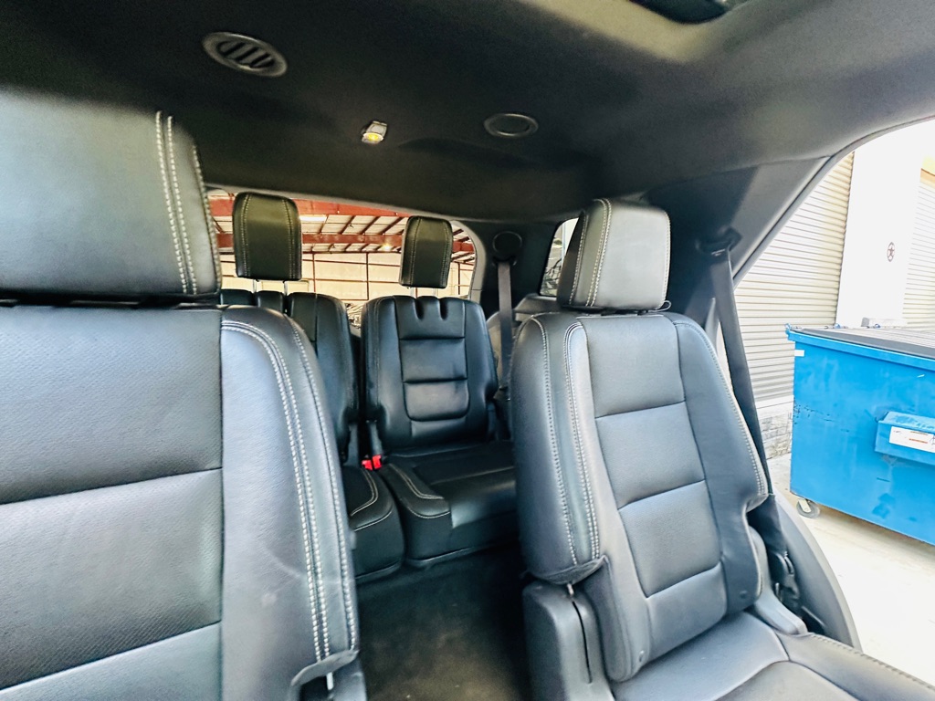 Photo 22 of this FORD EXPLORER
