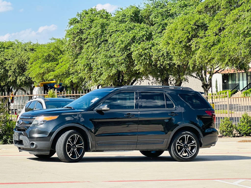 Photo 4 of this FORD EXPLORER