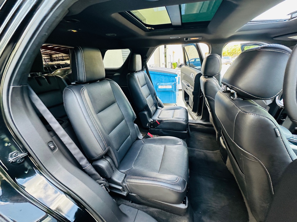 Photo 21 of this FORD EXPLORER