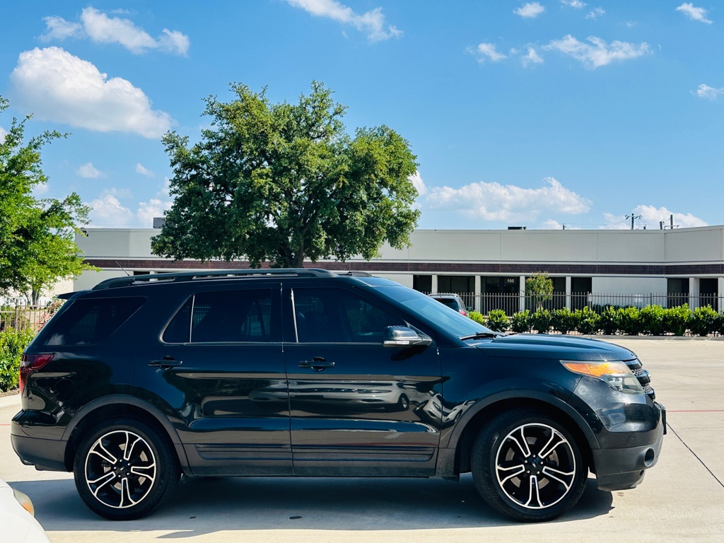 Photo 11 of this FORD EXPLORER