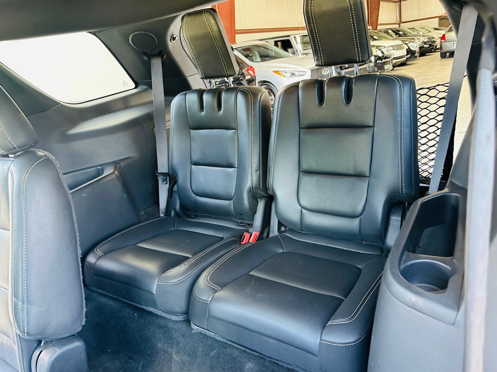 Photo 17 of this FORD EXPLORER