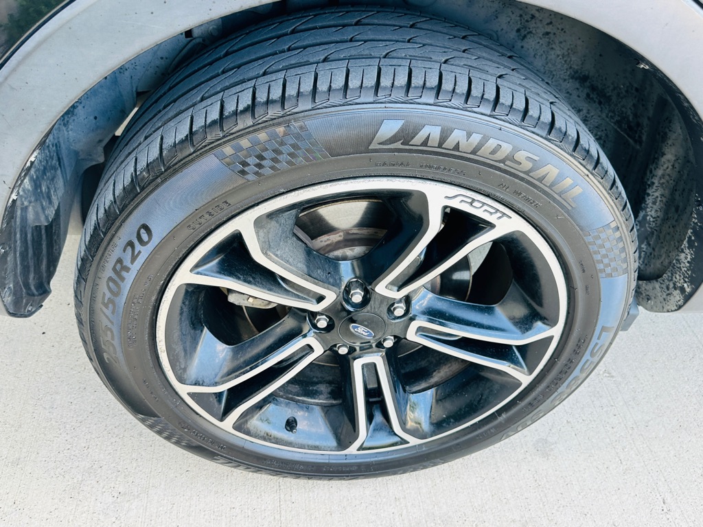 Photo 30 of this FORD EXPLORER