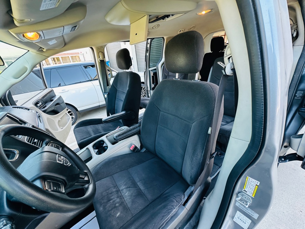 Photo 15 of this DODGE GRAND CARAVAN