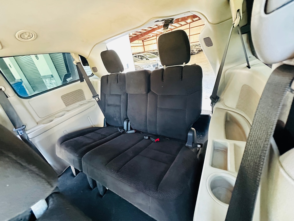 Photo 19 of this DODGE GRAND CARAVAN