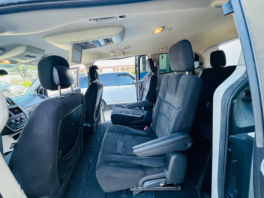 Photo 17 of this DODGE GRAND CARAVAN
