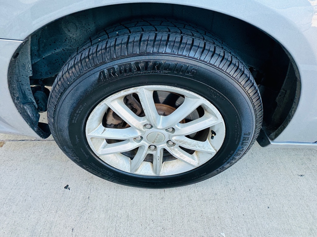 Photo 31 of this DODGE GRAND CARAVAN