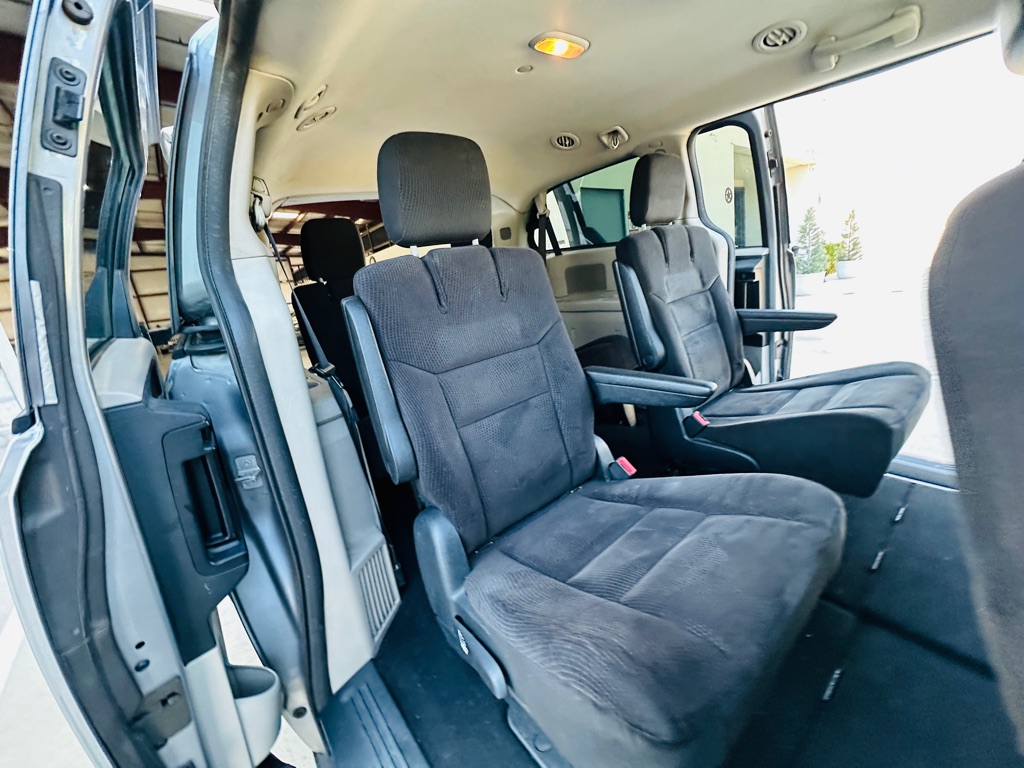 Photo 23 of this DODGE GRAND CARAVAN