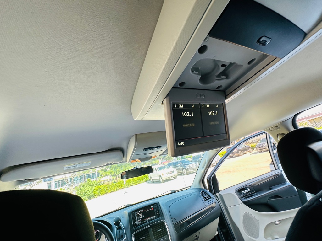 Photo 18 of this DODGE GRAND CARAVAN