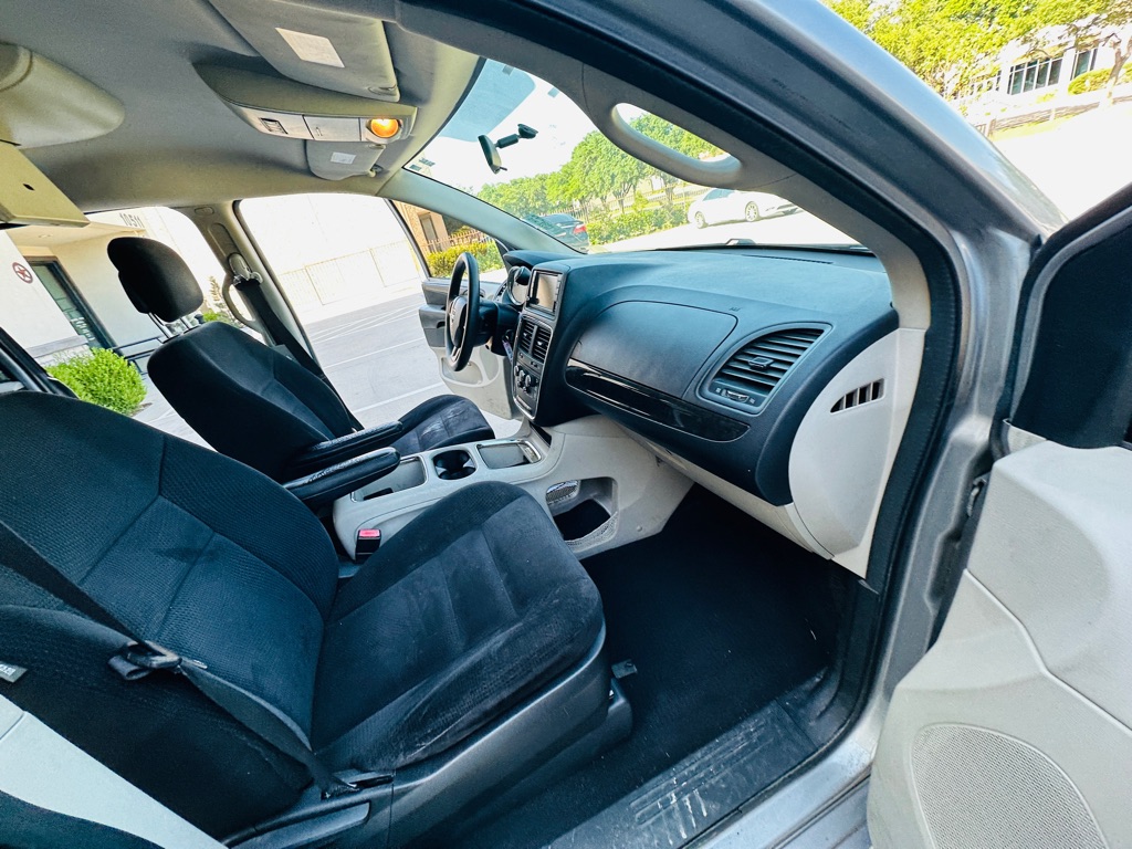Photo 24 of this DODGE GRAND CARAVAN