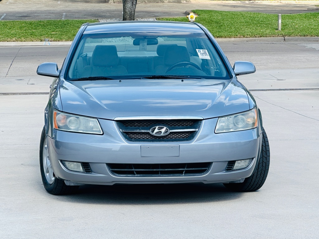 Photo 2 of this HYUNDAI SONATA