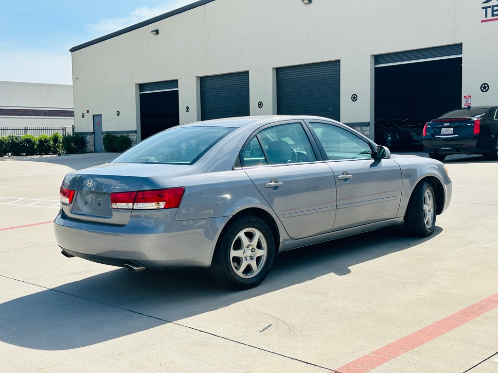 Photo 8 of this HYUNDAI SONATA