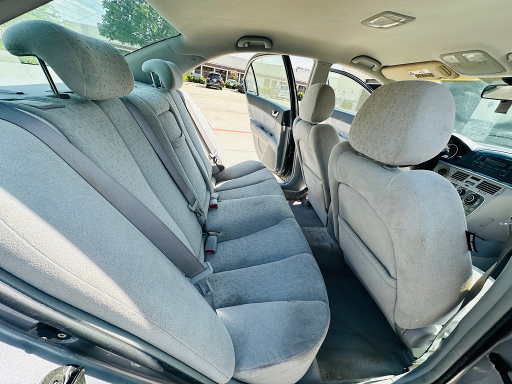 Photo 18 of this HYUNDAI SONATA