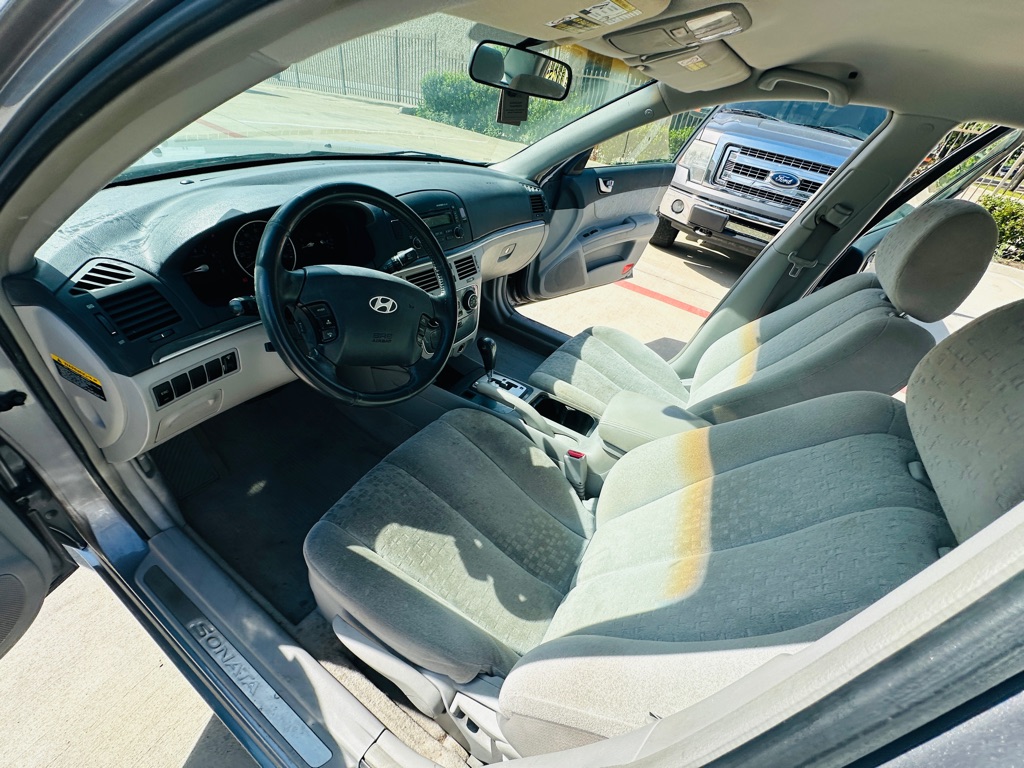 Photo 13 of this HYUNDAI SONATA