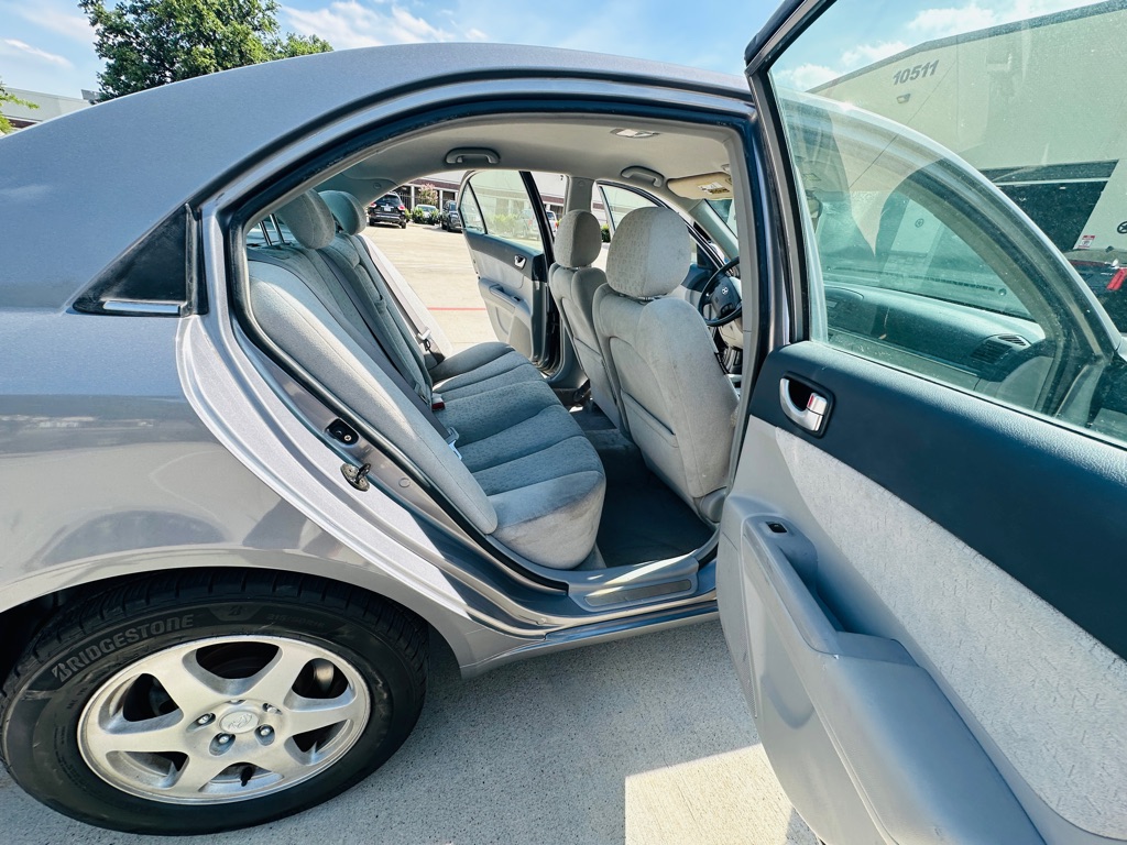 Photo 17 of this HYUNDAI SONATA