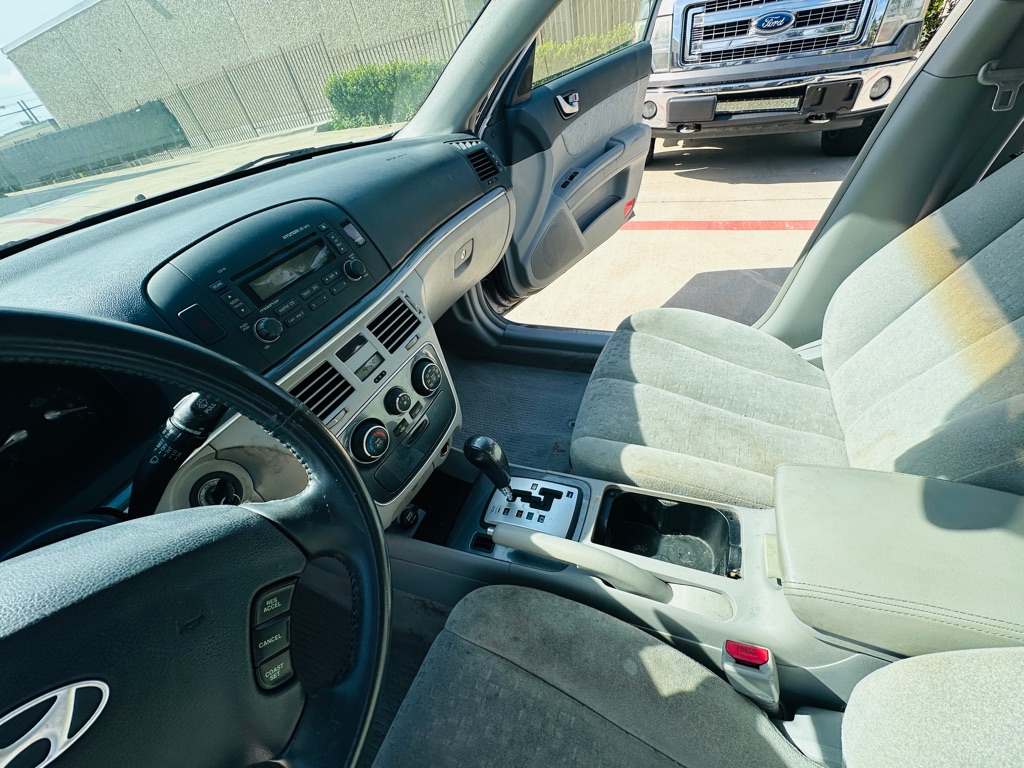 Photo 14 of this HYUNDAI SONATA
