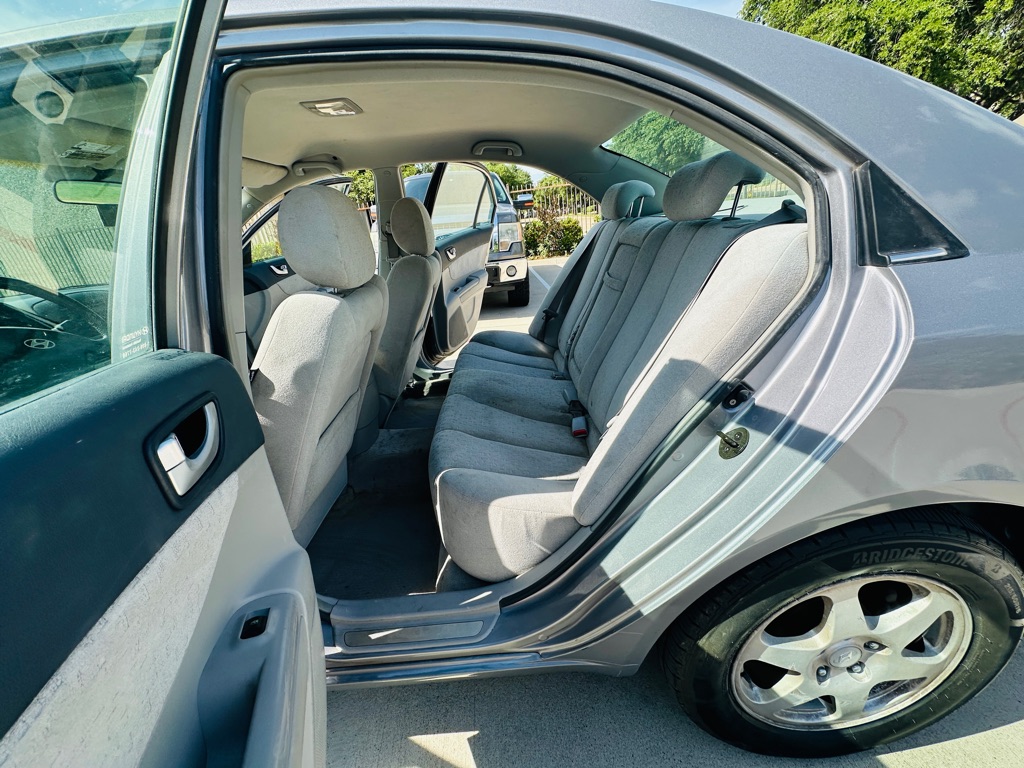 Photo 16 of this HYUNDAI SONATA