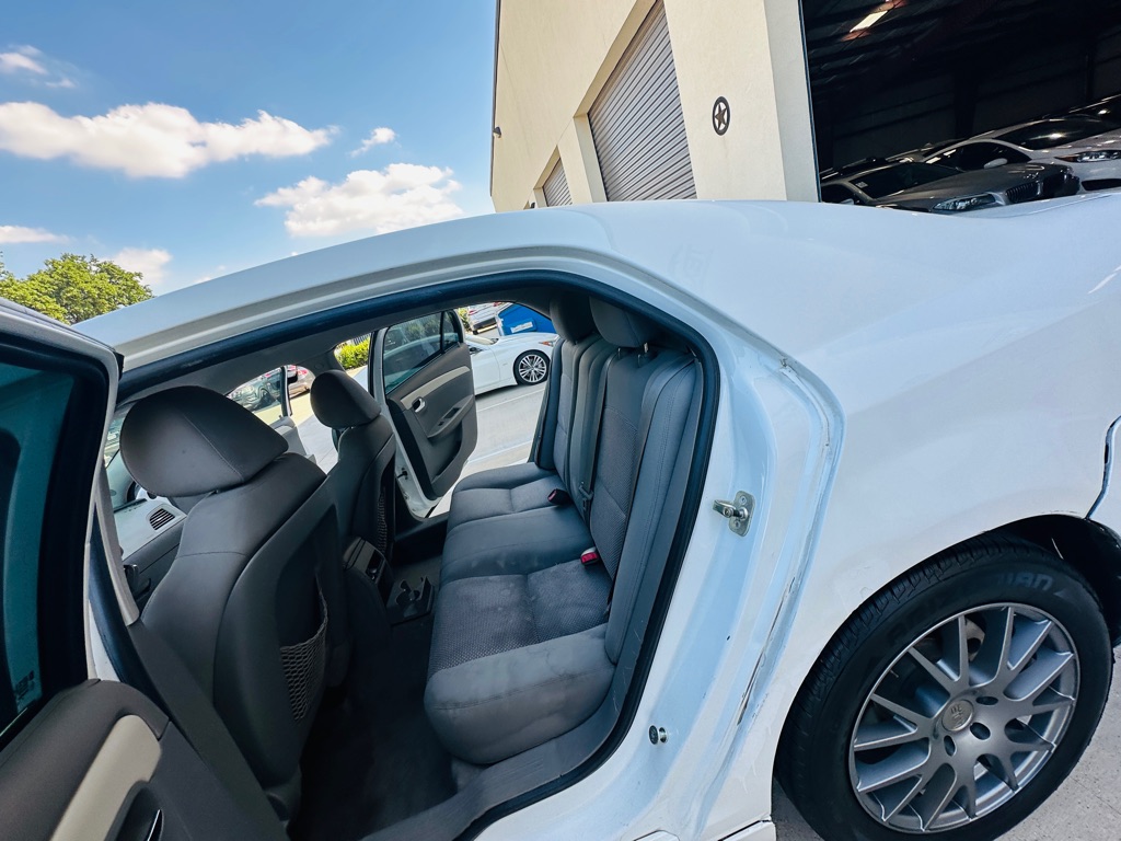 Photo 15 of this CHEVROLET MALIBU