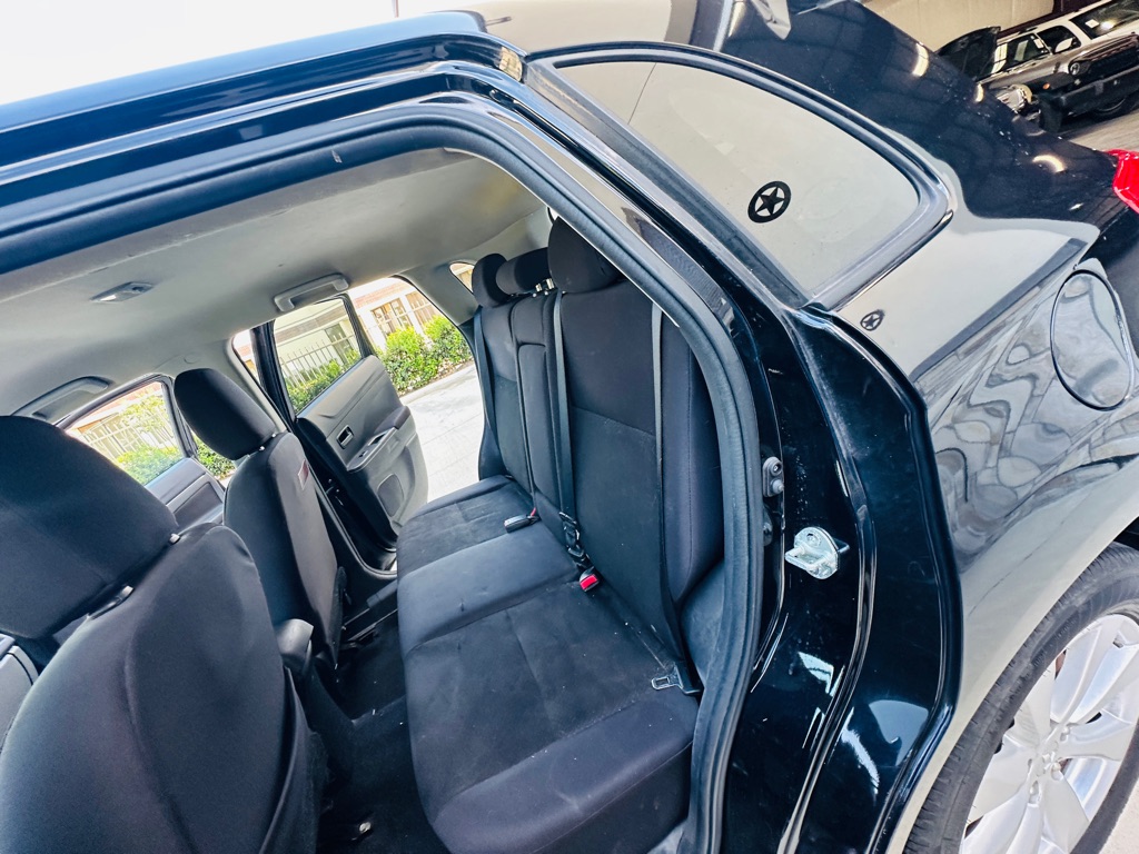 Photo 15 of this MITSUBISHI OUTLANDER SPORT