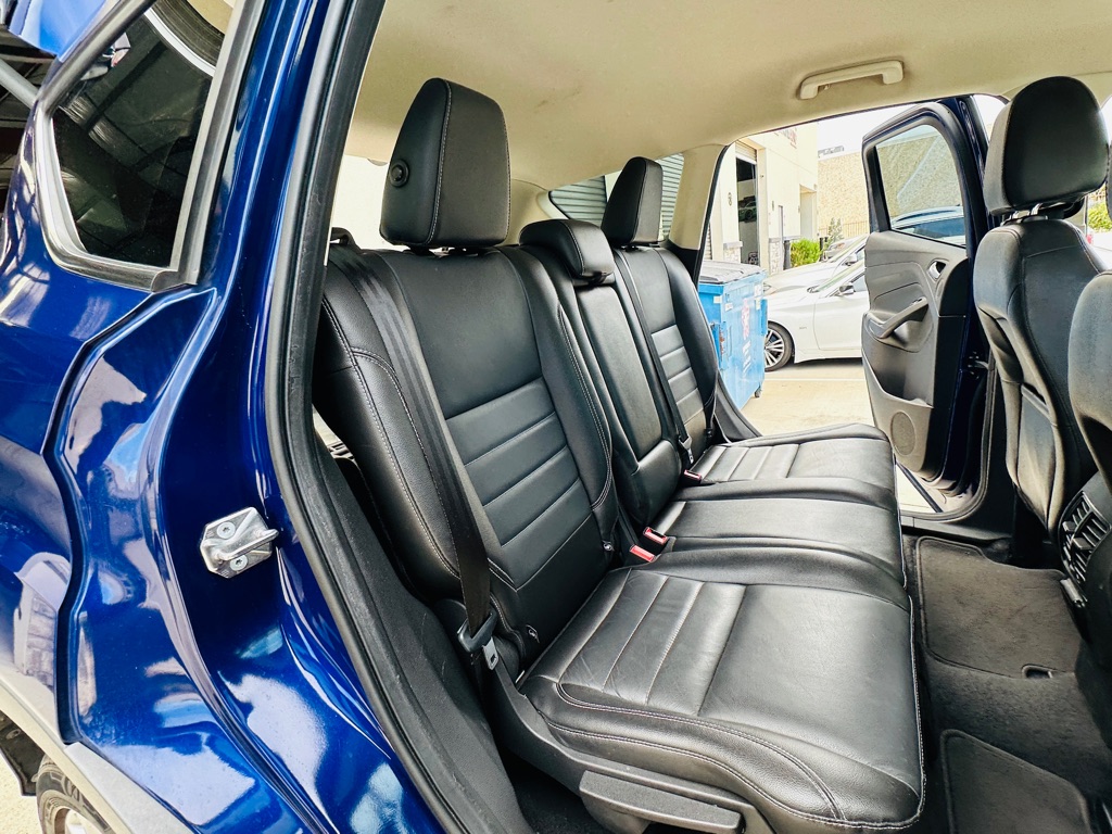 Photo 21 of this FORD ESCAPE