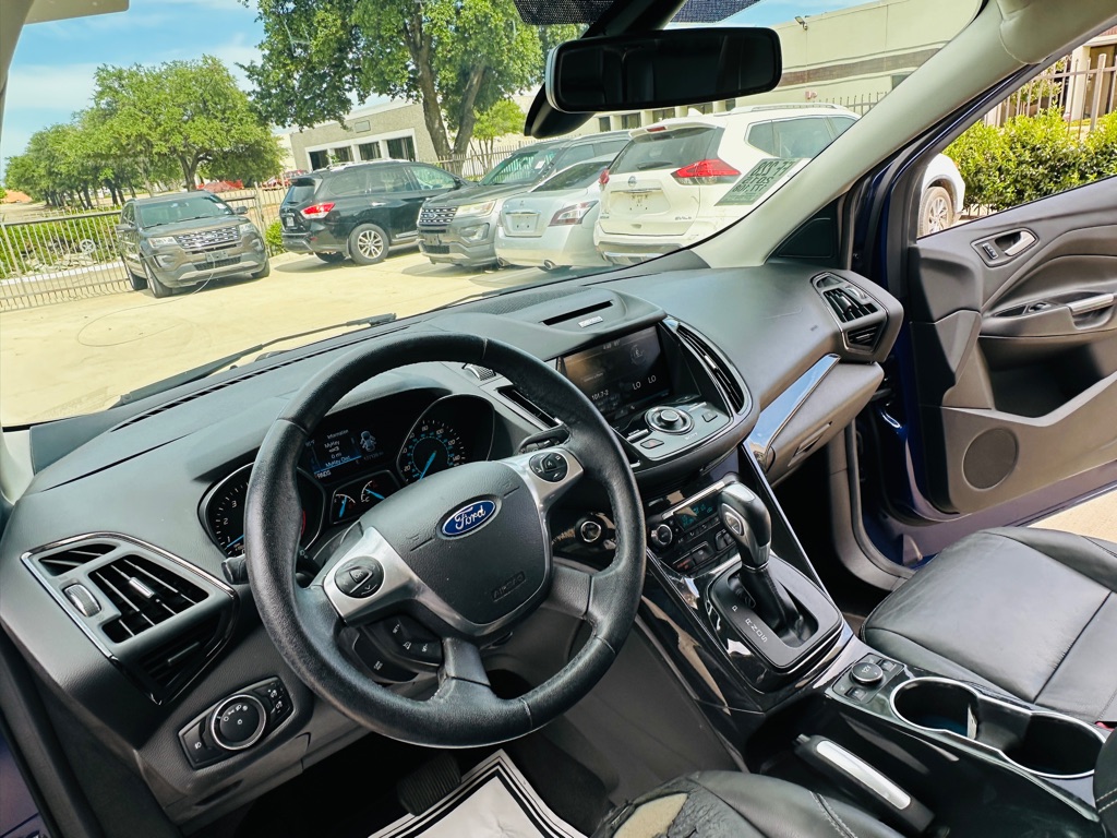 Photo 11 of this FORD ESCAPE