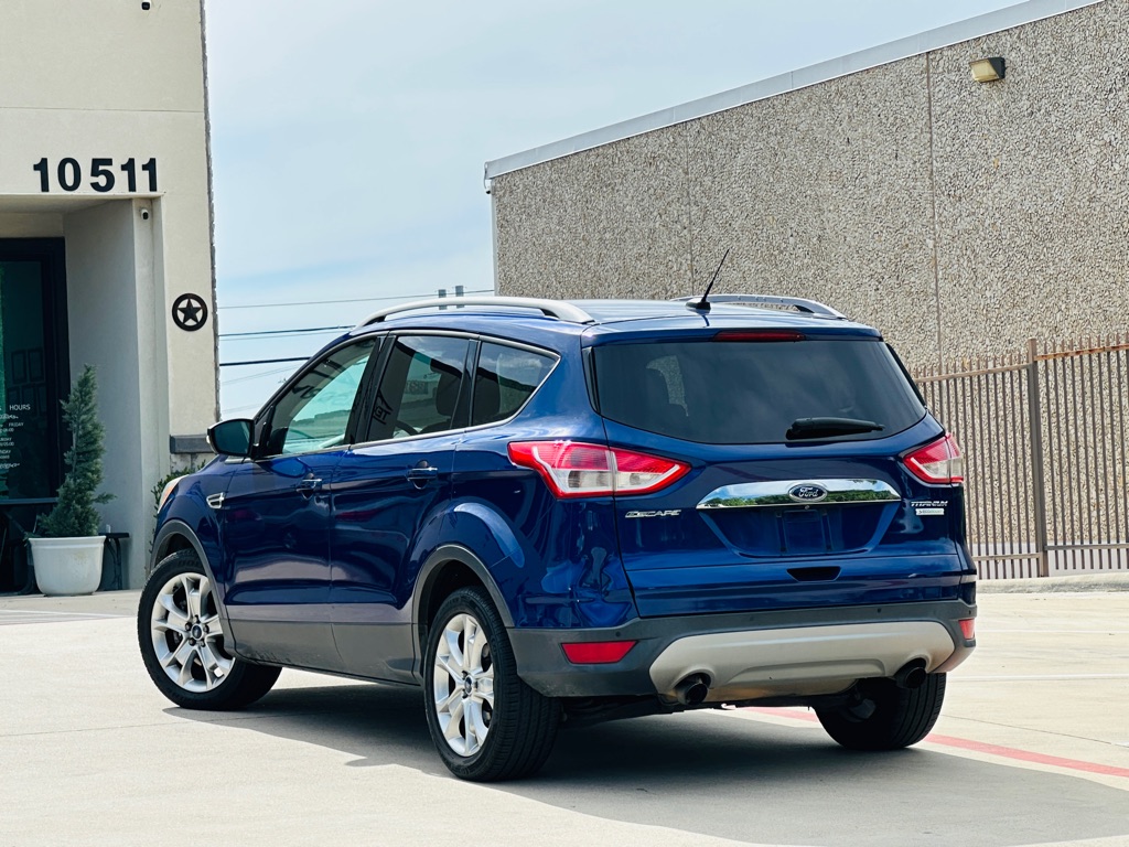 Photo 6 of this FORD ESCAPE
