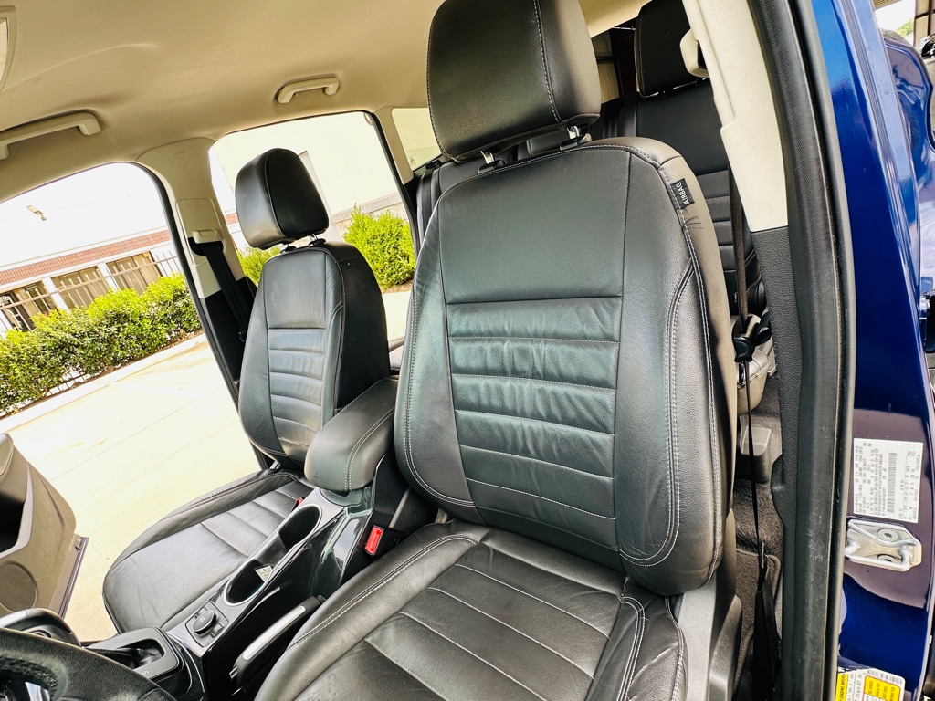 Photo 14 of this FORD ESCAPE
