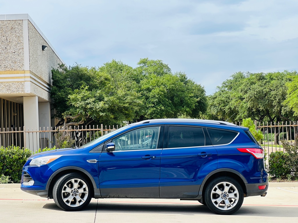 Photo 4 of this FORD ESCAPE