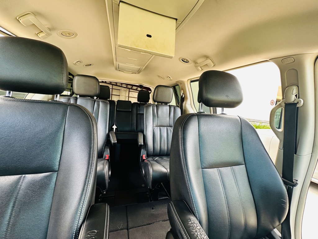 Photo 26 of this CHRYSLER TOWN & COUNTRY