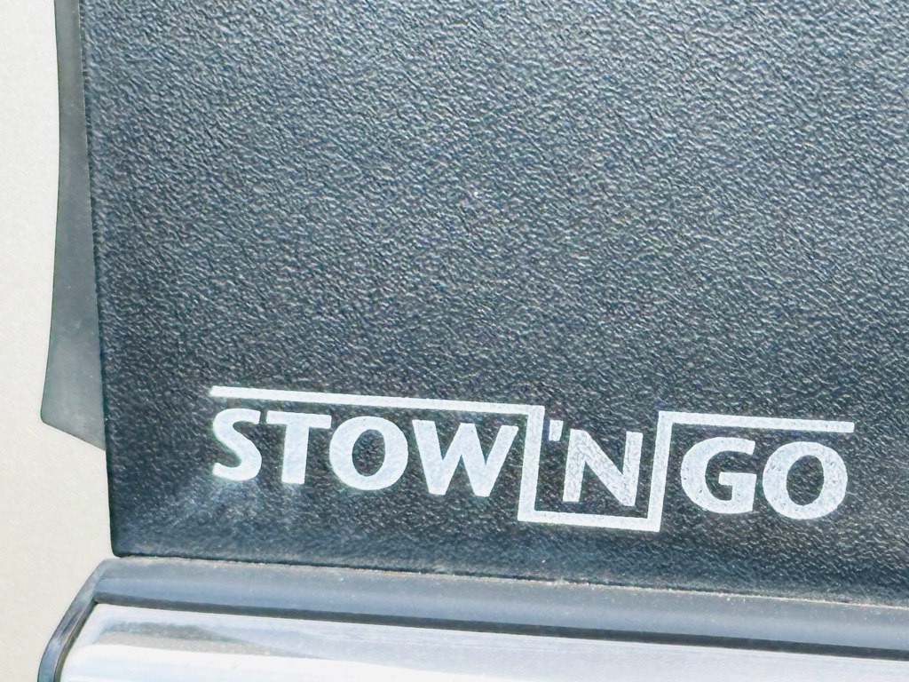 Photo 29 of this CHRYSLER TOWN & COUNTRY
