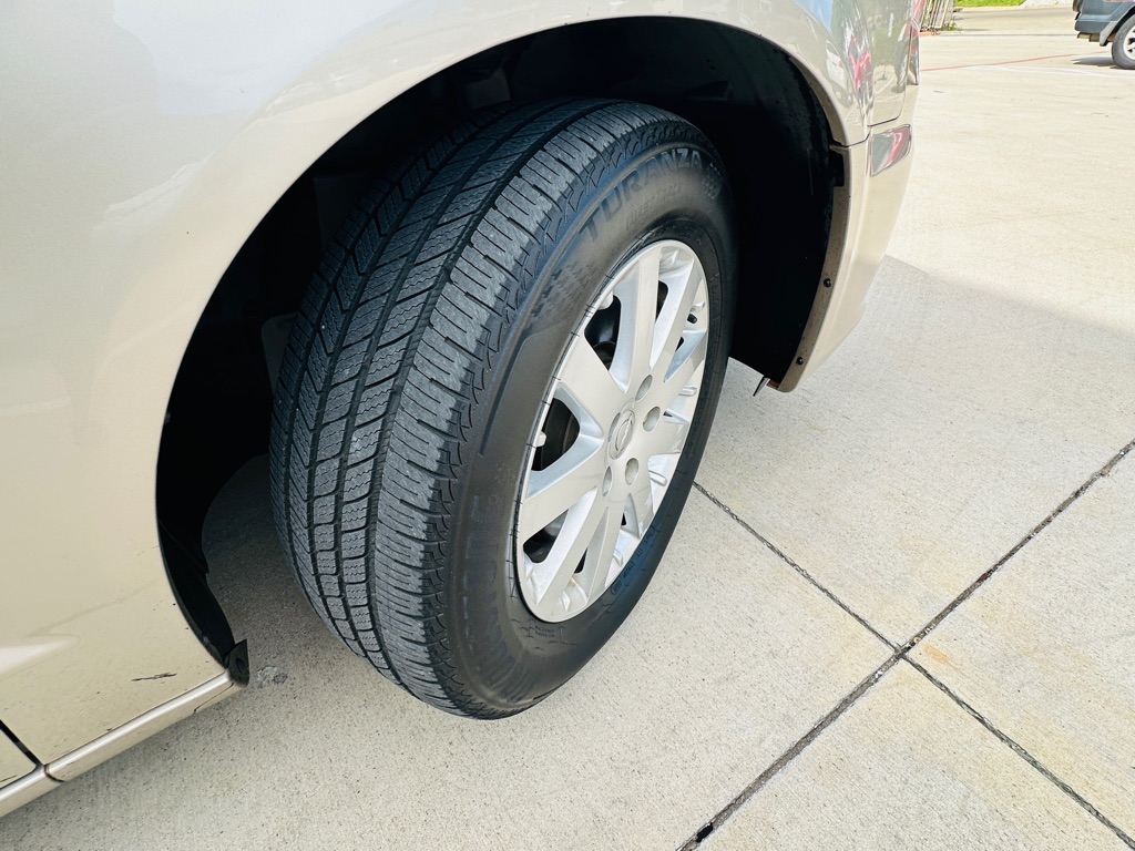Photo 33 of this CHRYSLER TOWN & COUNTRY