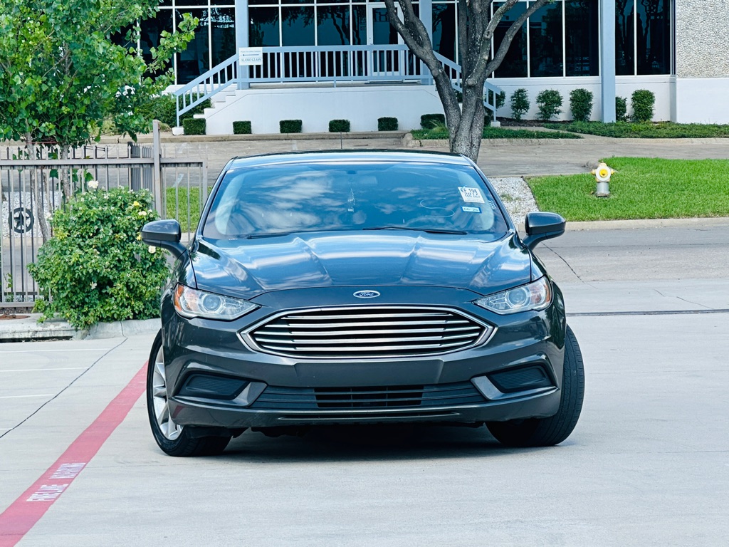 Photo 2 of this FORD FUSION