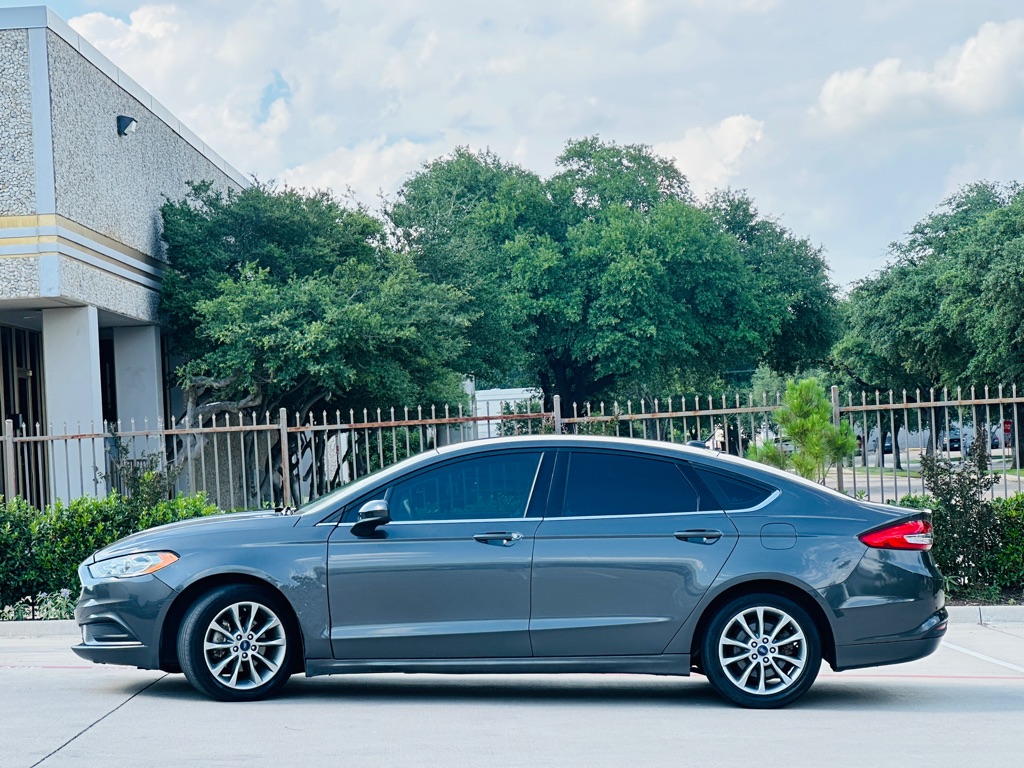 Photo 5 of this FORD FUSION