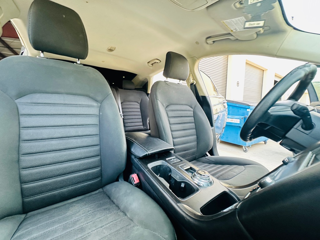 Photo 24 of this FORD FUSION