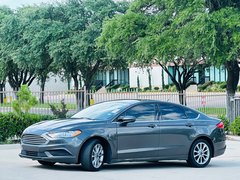 Photo 4 of this FORD FUSION