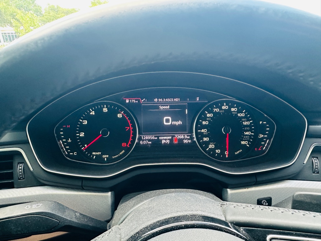 Photo 23 of this AUDI A4
