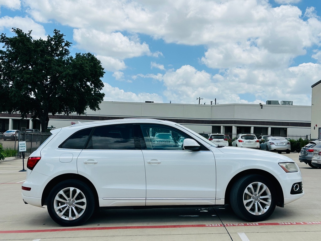 Photo 10 of this AUDI Q5