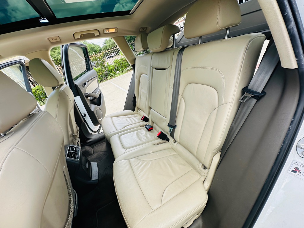 Photo 17 of this AUDI Q5