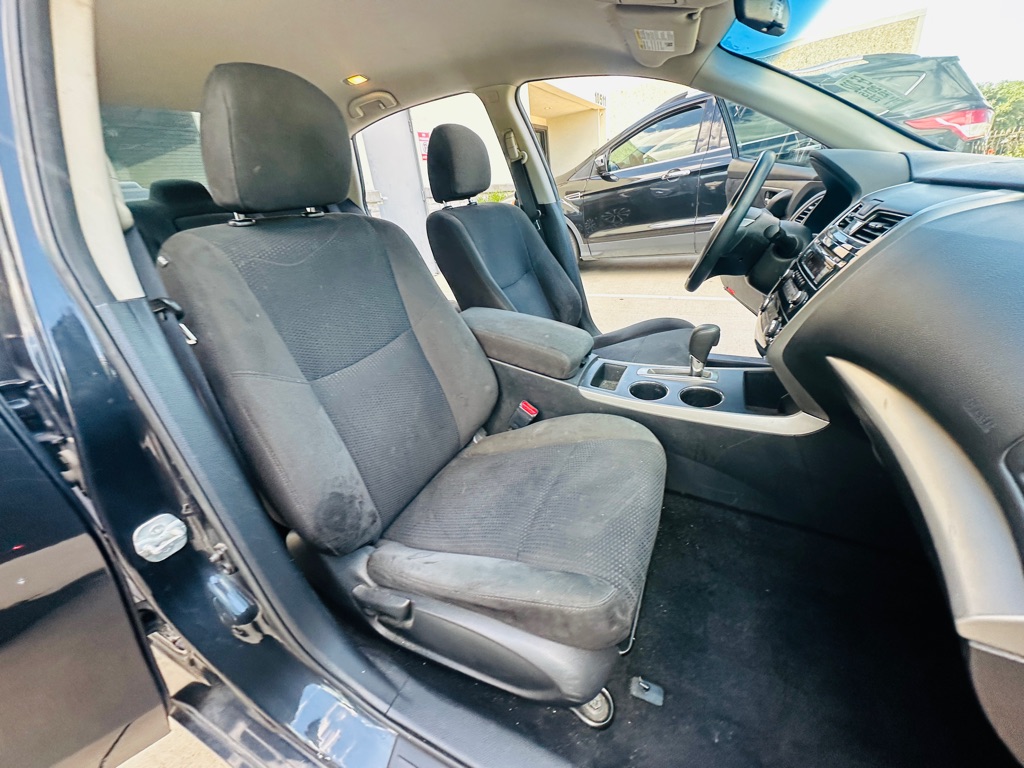 Photo 21 of this NISSAN ALTIMA