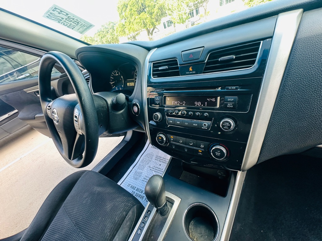 Photo 23 of this NISSAN ALTIMA