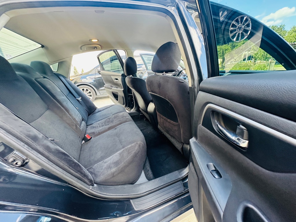 Photo 18 of this NISSAN ALTIMA