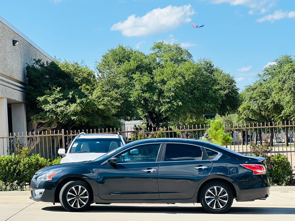Photo 5 of this NISSAN ALTIMA