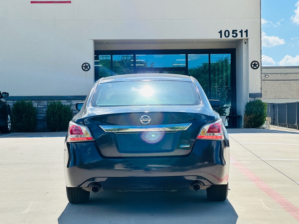 Photo 8 of this NISSAN ALTIMA